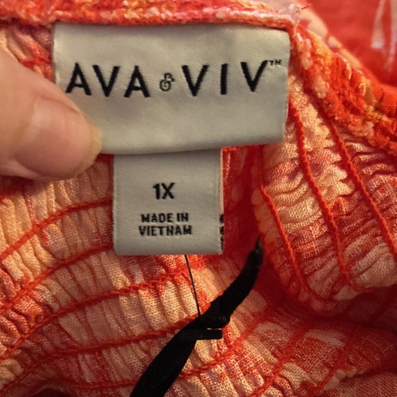 Ruffle Short Sleeve Side Slit Dress - Ava & Viv Size 1X - Picture 6 of 7